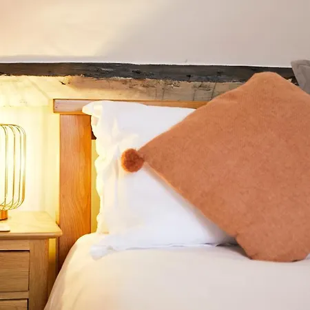 Glasswing The Nest * 惠特比