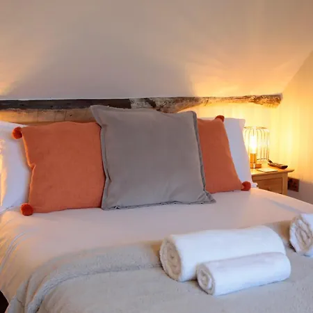 Glasswing The Nest 公寓 *