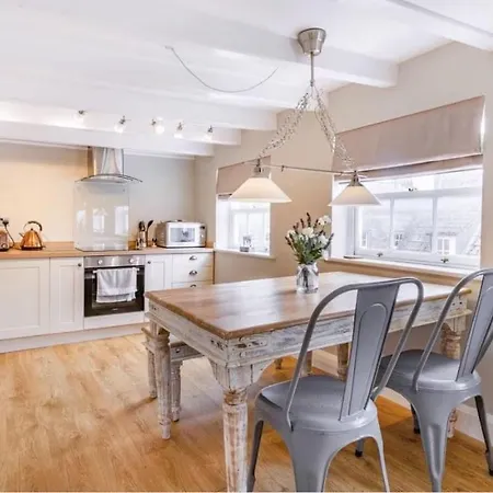 Old Town Stay, Sleeps 4, The Nest *