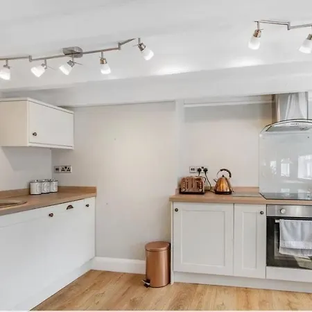 Old Town Stay, Sleeps 4, The Nest *