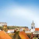 Old Town Stay, Sleeps 4, The Nest Daire *