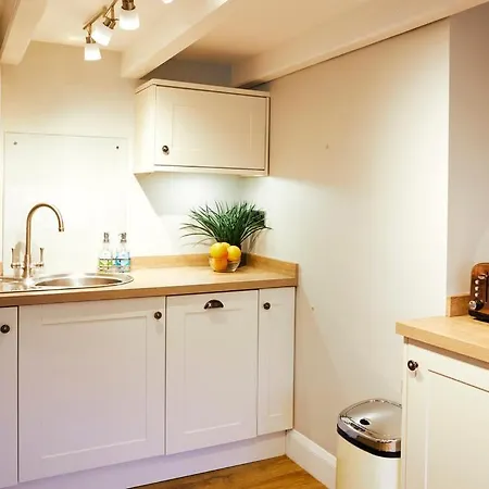 דירה Old Town Stay, Sleeps 4, The Nest וויטבי