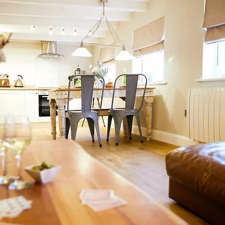 Old Town Stay, Sleeps 4, The Nest