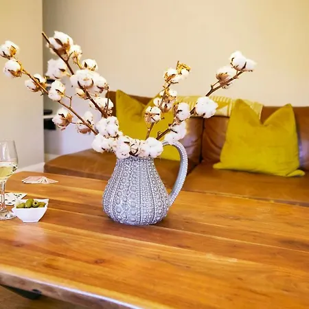 Glasswing The Nest * ويتبي