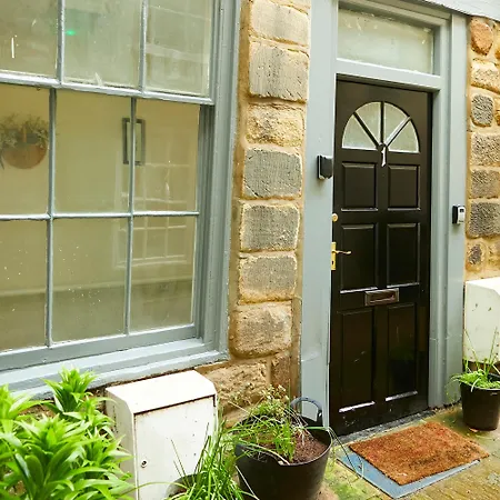 The Nest- 2 Bed * Whitby