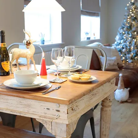 The Nest- 2 Bed Apartment Whitby