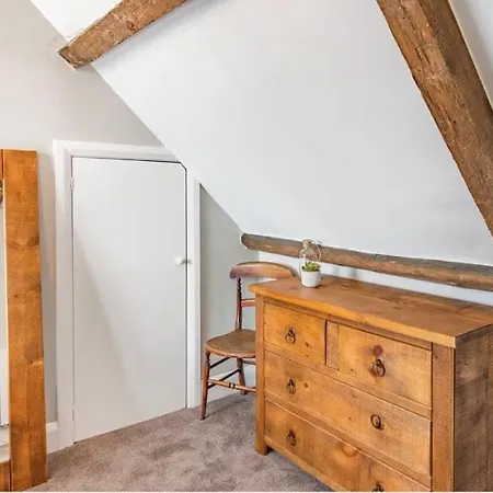 דירה Old Town Stay, Sleeps 4, The Nest וויטבי
