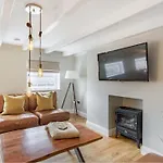 Old Town Stay, Sleeps 4, The Nest Appartamento *